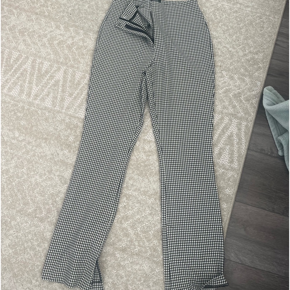 Nicole Miller adorable patterned pants